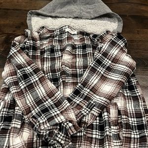 mens Aeropostale medium flannel with hood
